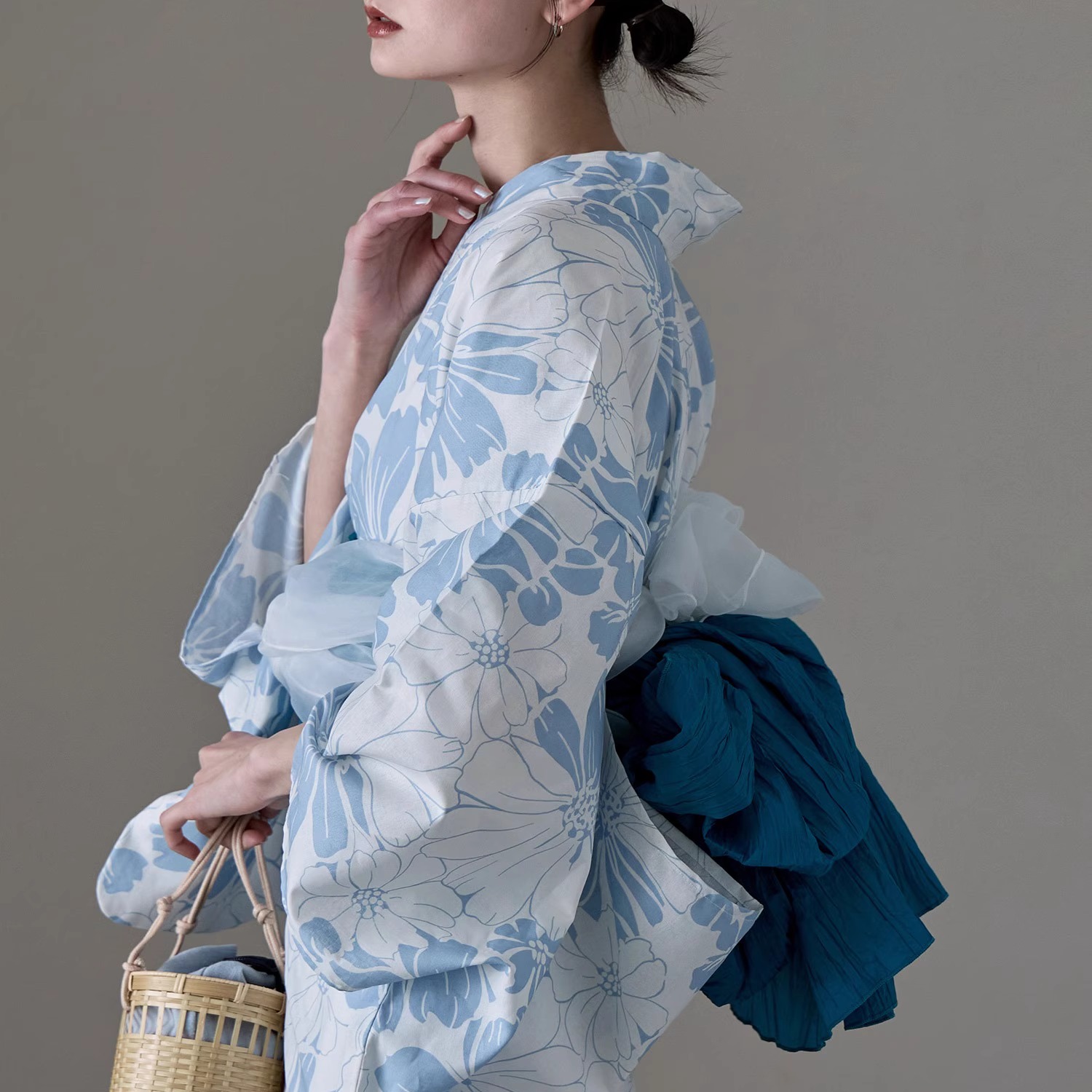 Ethnic Fashion Dress - ชุดยูกาตะกิโมโนแบบดั้งเดิม ผ้าฝ้ายลินิน ชุดเดรสสำหรับเด็กผู้หญิง สีฟ้า เสื้อคลุมอาบน้ำ แฟชั่นผู้หญิงสไตล์ชาติพันธุ์