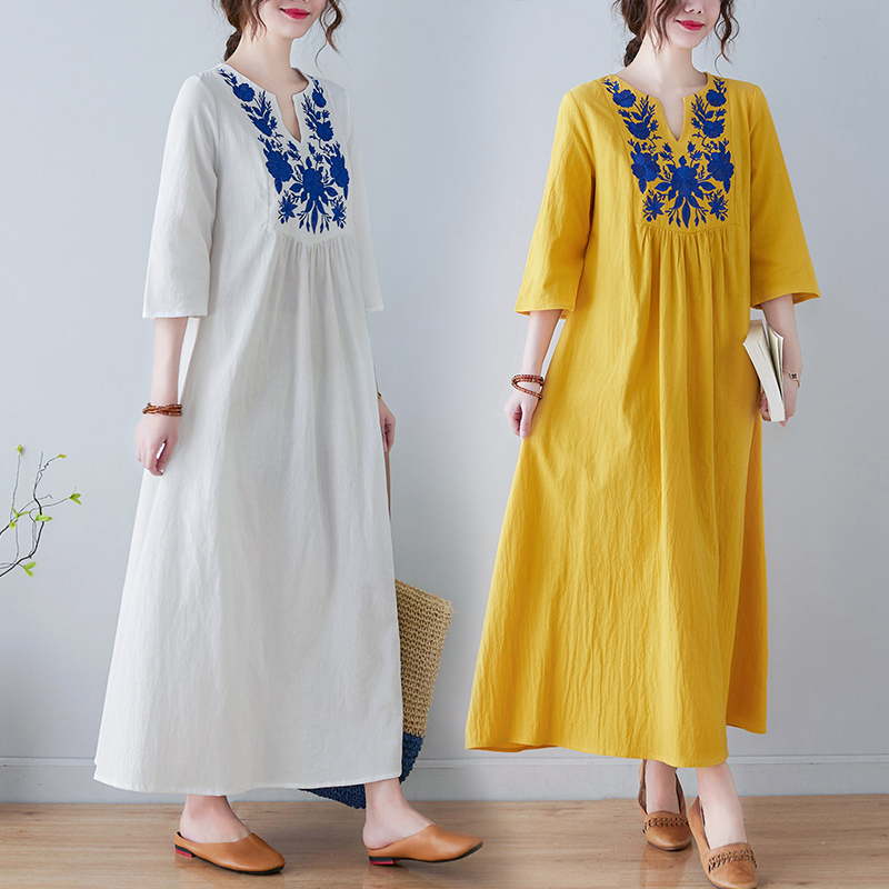 Ethnic Fashion Dress - เดรสผ้าฝ้ายลินินปักลายสไตล์ชาติพันธุ์ใหม่ คอวีลึก ทรงหลวม ความยาวระดับกลาง กระโปรงยาวคลุมเข่า แฟชั่นเทรนด์ฤดูร้อนสำหรับผู้หญิง