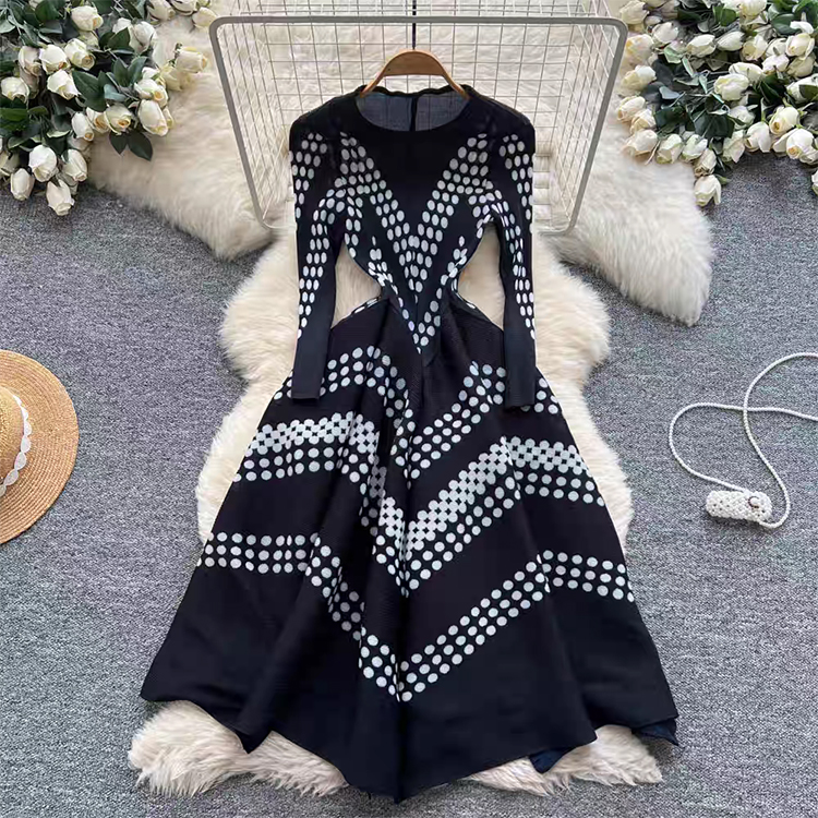 ชุดเดรสจีบลายจุดสุดหรู กระโปรง - Ethnic Fashion Dress บทวิจารณ์และราคา